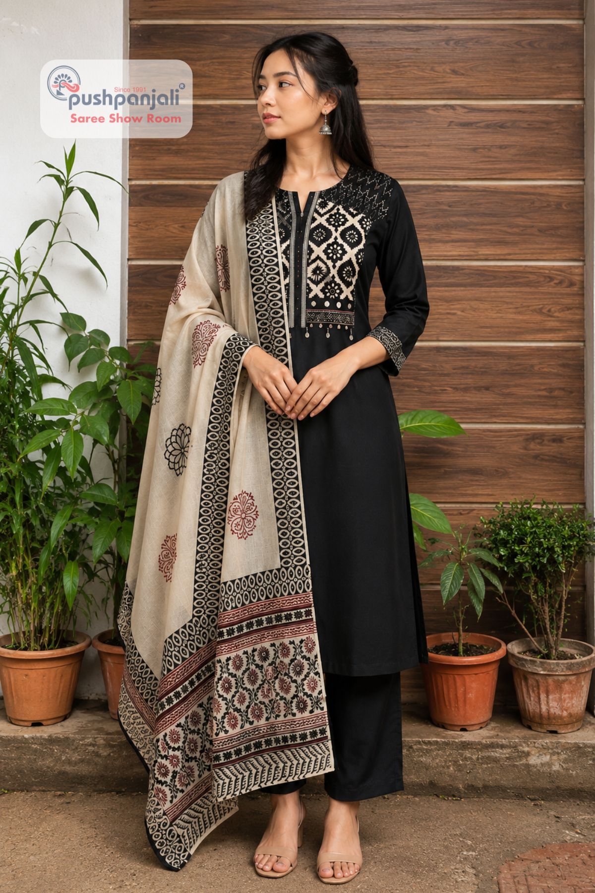 Women's Black Printed Cotton Kurta Pant Dupatta Set - Image 2