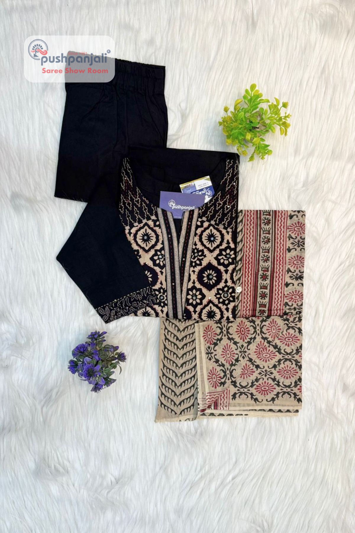 Women's Black Printed Cotton Kurta Pant Dupatta Set - Image 3