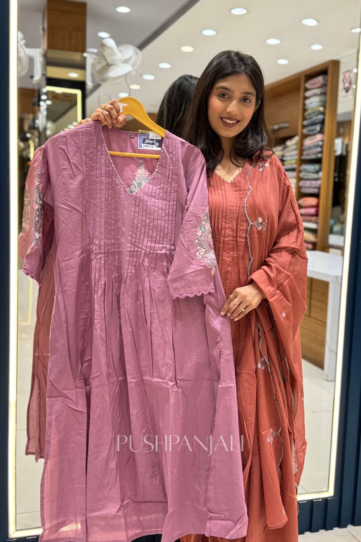 Women's Mauve Pure Cotton Embroidered Kurta Set